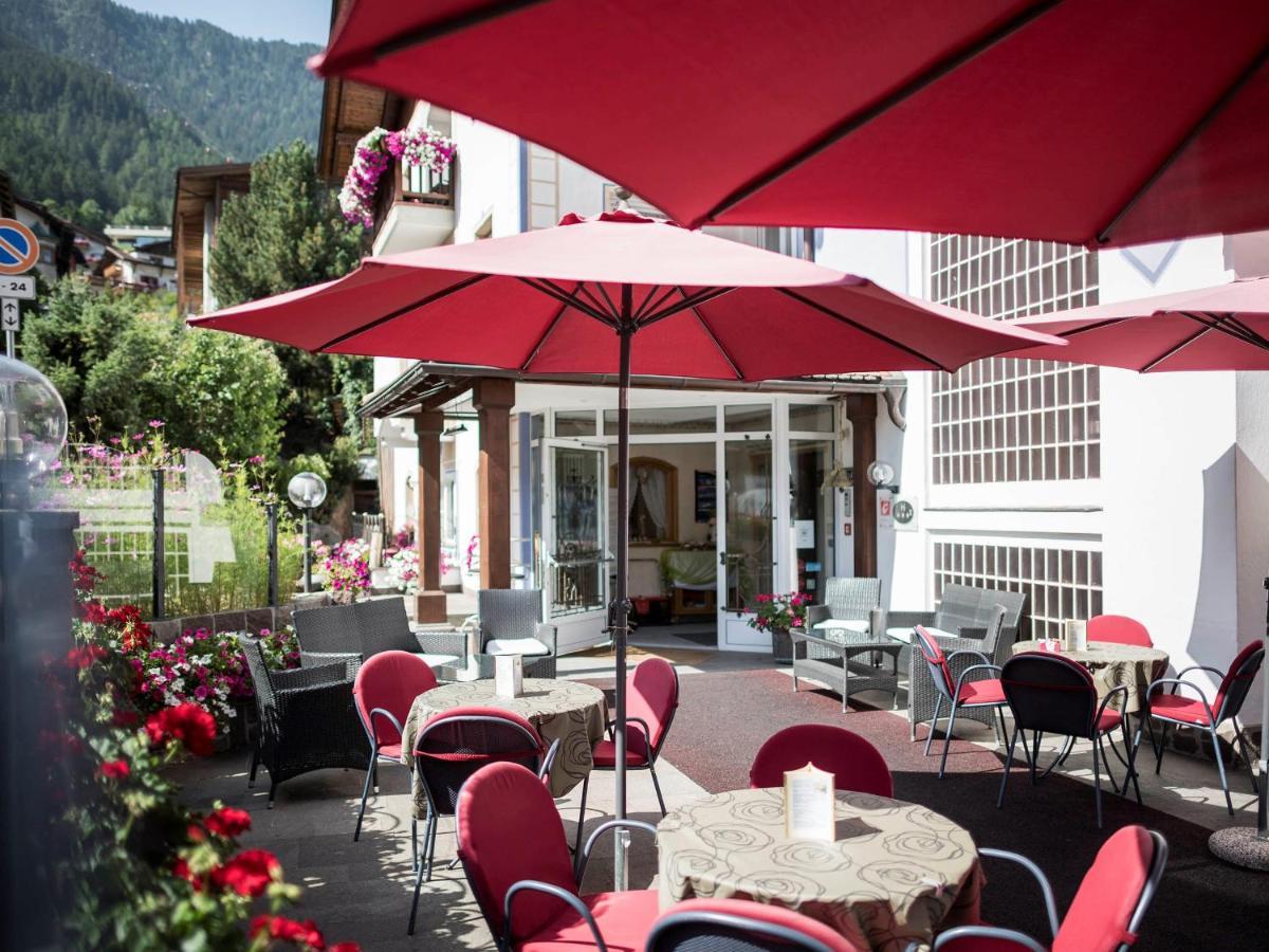Hotel Cosmea 4 Stars - Your Honeymoon & Dolomites Experience Urtijëi Dış mekan fotoğraf