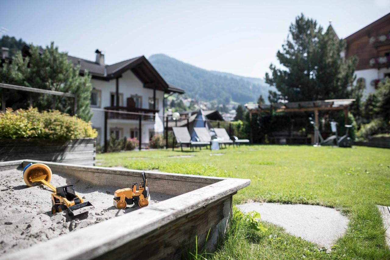 Hotel Cosmea 4 Stars - Your Honeymoon & Dolomites Experience Urtijëi Dış mekan fotoğraf