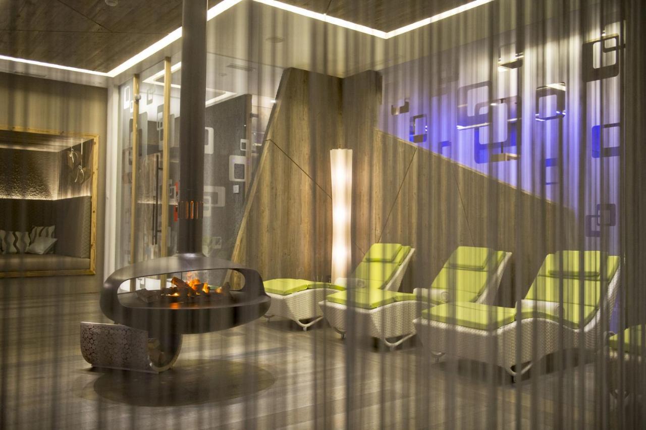 Hotel Cosmea 4 Stars - Your Honeymoon & Dolomites Experience Urtijëi Dış mekan fotoğraf