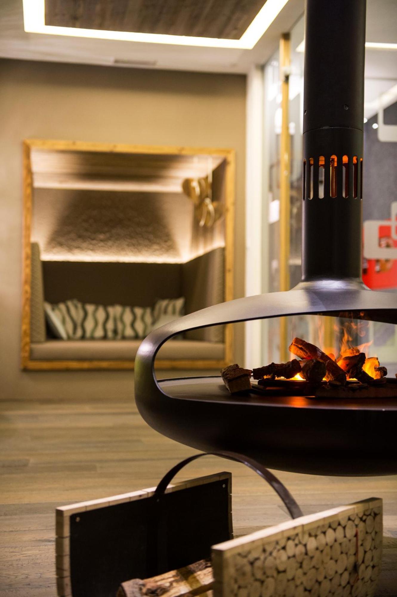 Hotel Cosmea 4 Stars - Your Honeymoon & Dolomites Experience Urtijëi Dış mekan fotoğraf